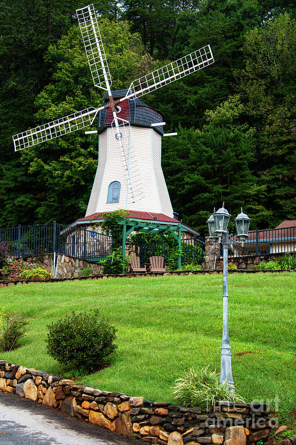 Helen Windmill Photograph by Bob Phillips