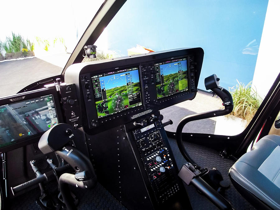 helicopter-cockpit-julio-cesar-camerini.