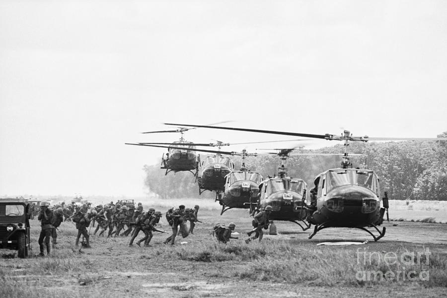 Helicopters Landing In Formation Photograph by Bettmann