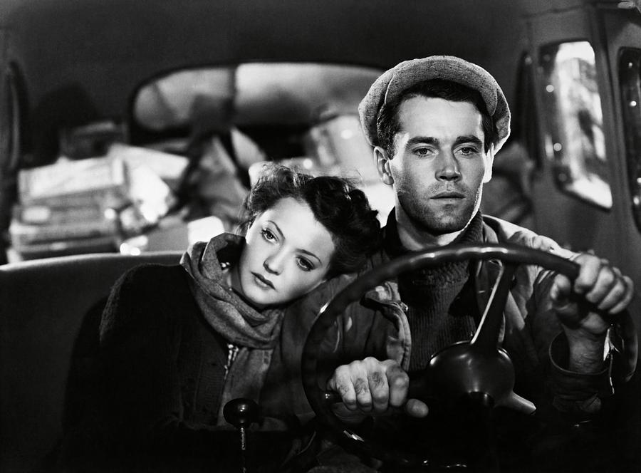 HENRY FONDA and SYLVIA SIDNEY in YOU ONLY LIVE ONCE -1937-. Photograph by Album