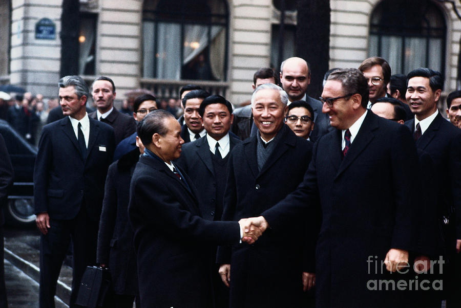 Henry Kissinger And Le Duc Tho Shaking Photograph by Bettmann Henry Kissinger And Le Duc Tho Shaking Photograph by Bettmann