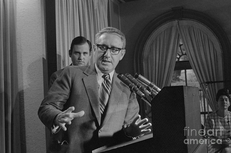 Henry Kissinger Speaking To Press Photograph by Bettmann