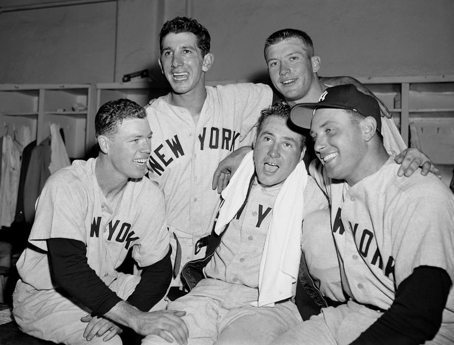 Heroes Of Yesterdays 11-7 Yankee Win Photograph by New York Daily News Archive