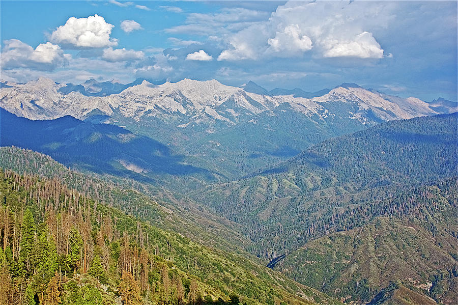 High Peaks of Sierra Nevada Mountains from Moro Rock in Sequoia ...