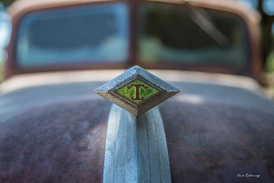 Diamond T High Quality Truck Emblem Art Photograph by Reid Callaway