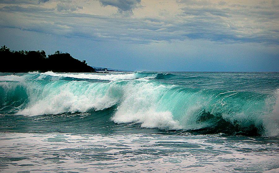High Surf in Kona Photograph by Lori Seaman