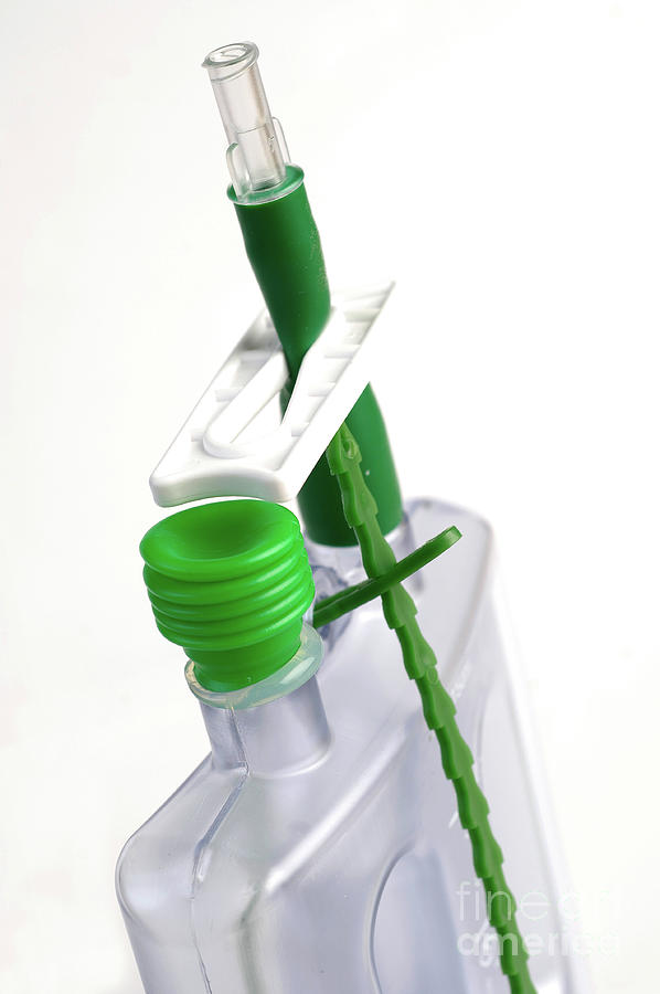 High Vacuum Wound Drainage System Photograph by Medicimage / Science