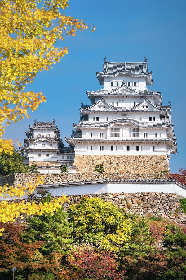 Himeji Castle in autumn in Japan. Photograph by Daniela Constantinescu ...