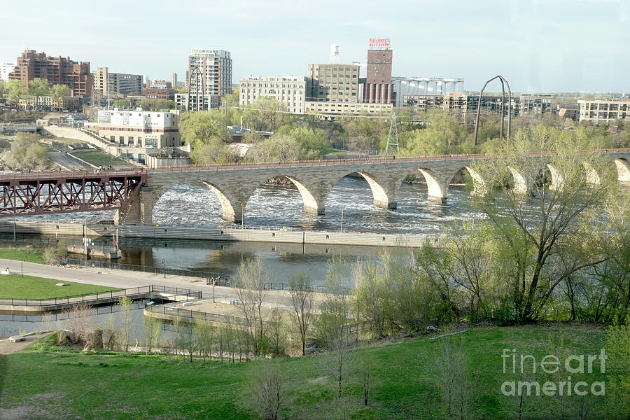 Historic Stone Arch Bridge spanning the Mississippi River from the ...