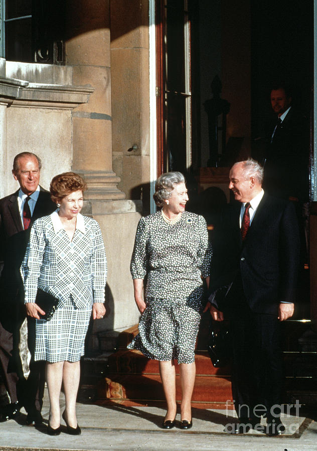 Hm Queen Elizabeth Ii And President Mikhail Gorbachev Photograph By Rcp Pixels 