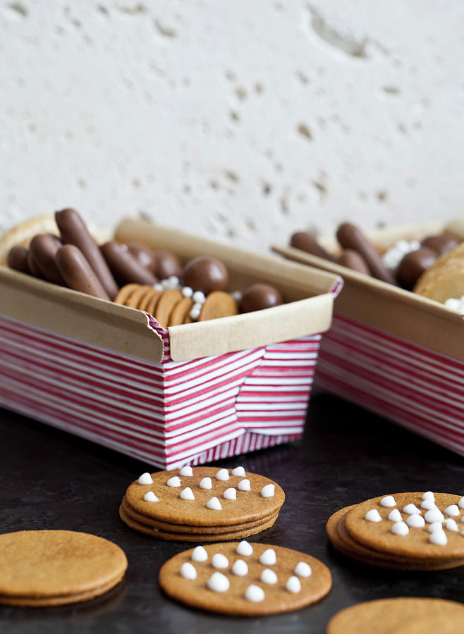 Holiday Cookie Baskets With Gingersnap Cookies And Various Chocolates Photograph by Ryla Campbell