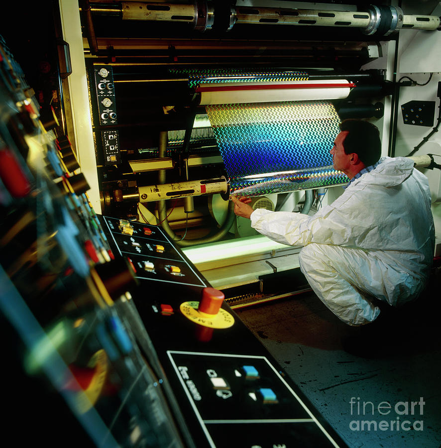 Holographic Material Photograph by Colin Cuthbert/science Photo Library