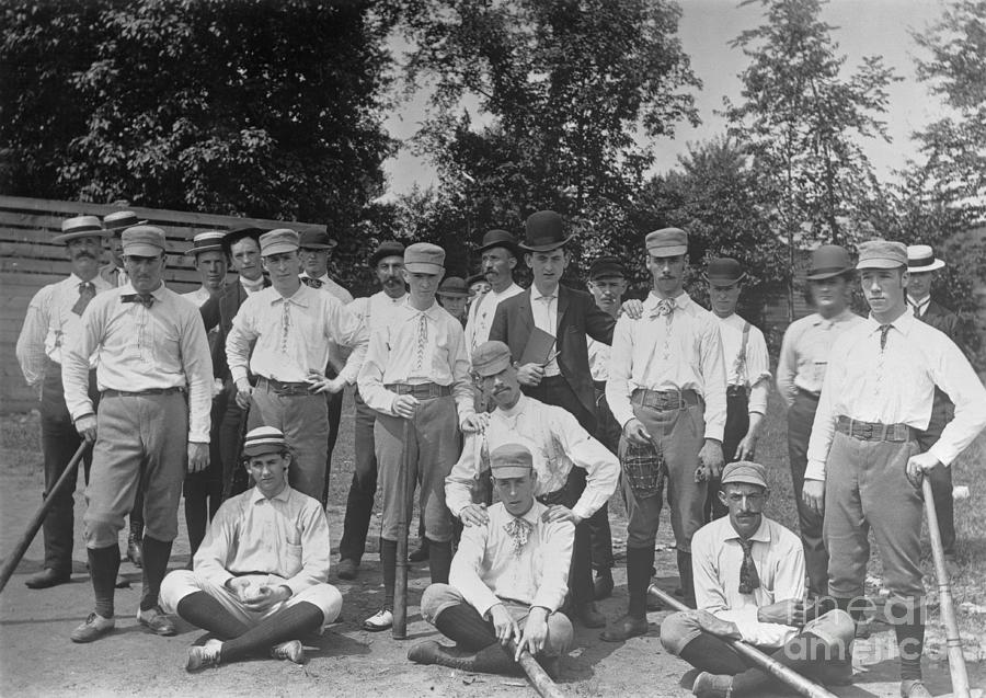 Hometown Baseball Team Posing Together Photograph by Bettmann