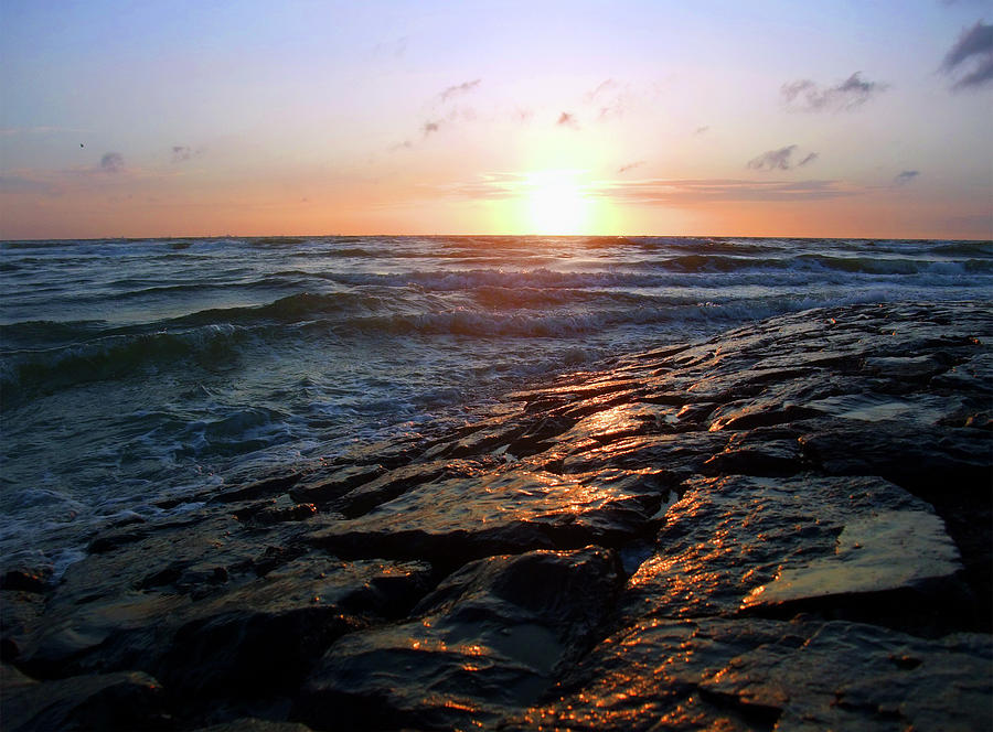 Horizon Sun Photograph by Tioloco