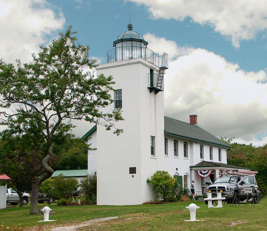 Horton Point Lighthouse No 2 Photograph by Phyllis Taylor