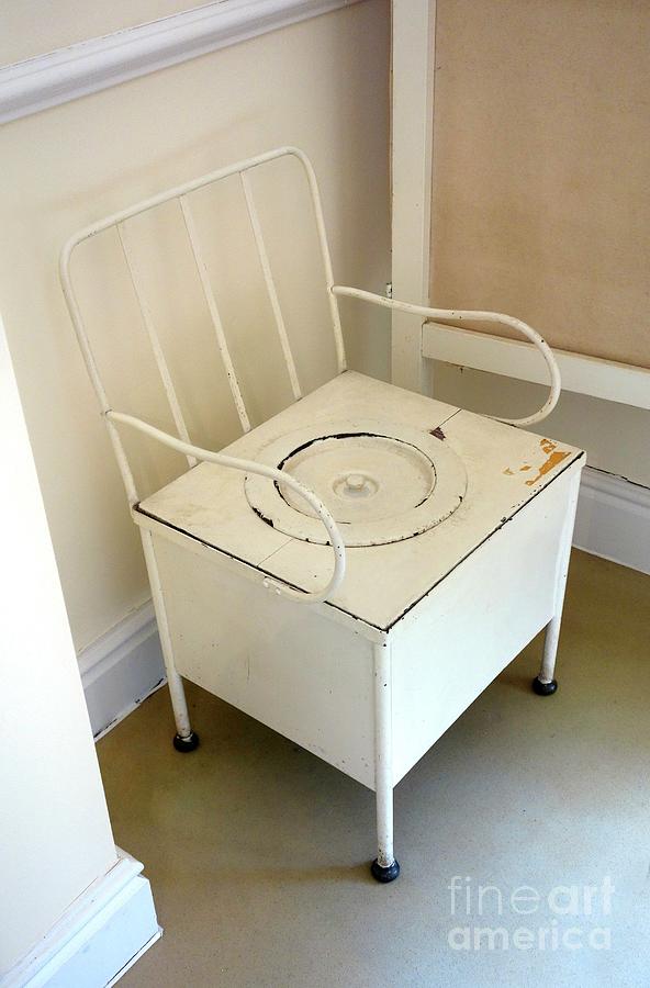 Victorian Photograph - Hospital Commode Early 20th Century by Cordelia Molloy/science Photo Library