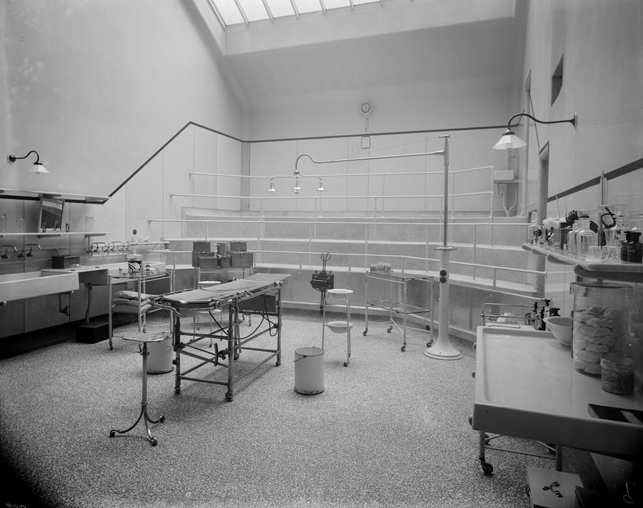 Hospital Theatre Photograph by Reinhold Thiele