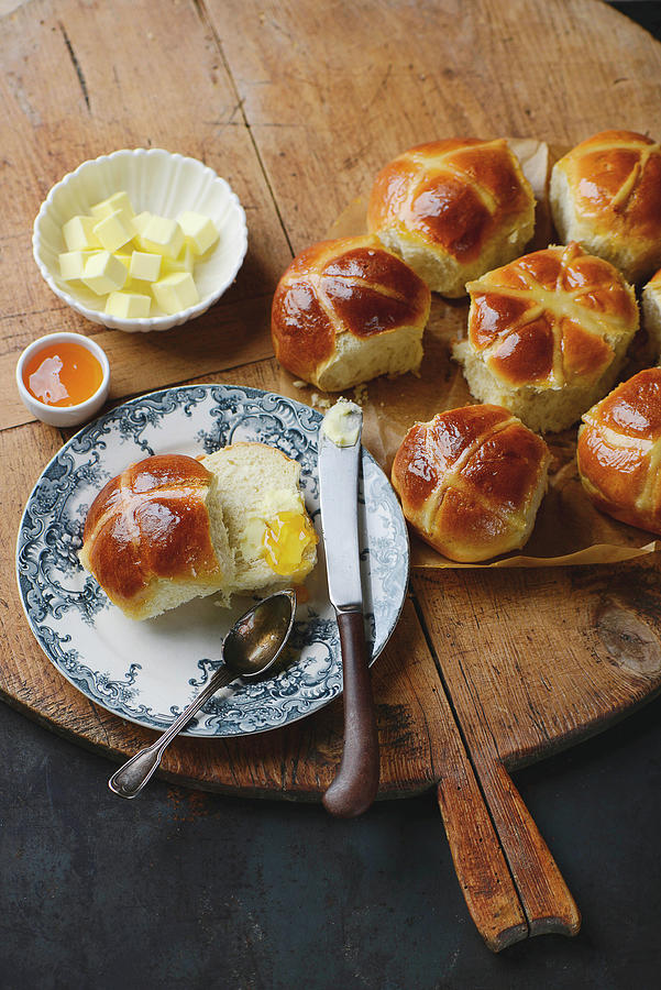 Hot Cross Buns easter Speciality From England Photograph by Ewgenija Schall