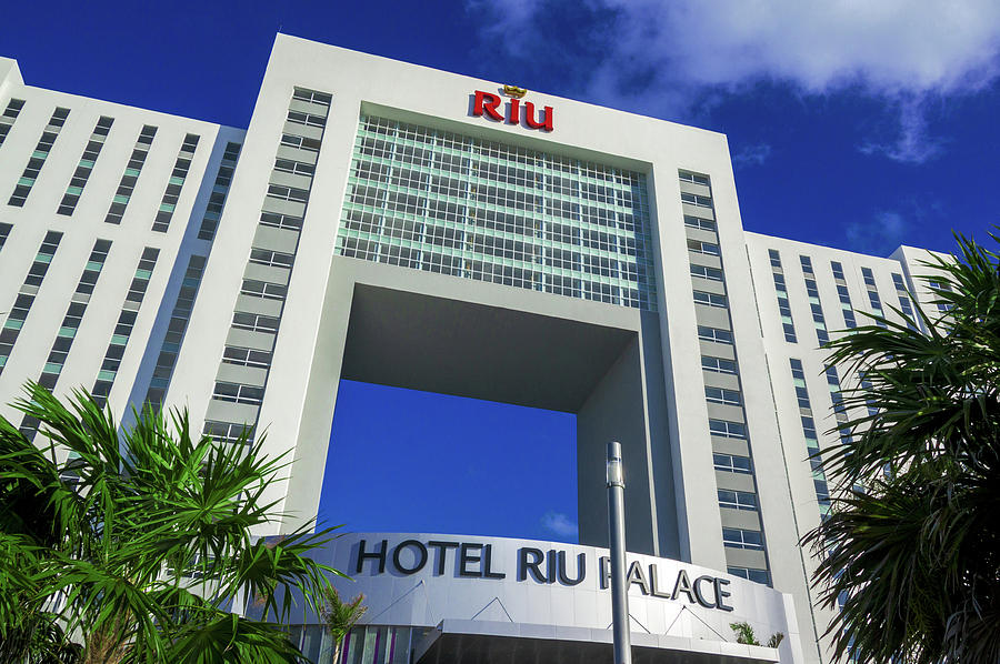 Hotel Riu Palace in Cancun Photograph by Sun Travels
