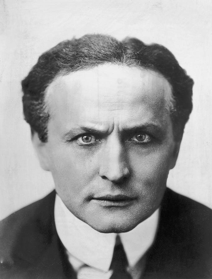 Houdini Photograph by Hulton Archive