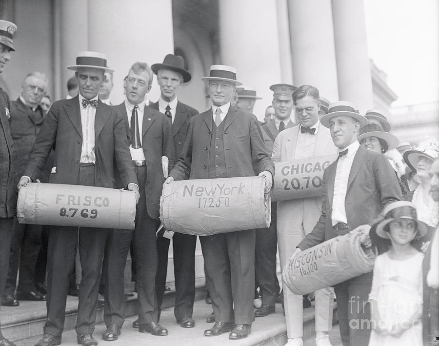 House Leaders Holding Petitions Photograph by Bettmann