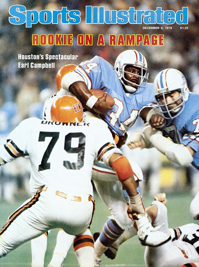 Houston Oilers Earl Campbell... Sports Illustrated Cover Photograph by Sports Illustrated