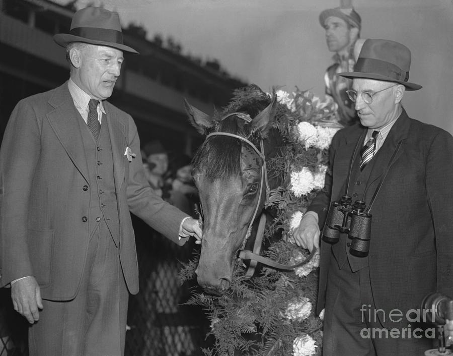 Howard And Smith With Winning Horse Photograph by Bettmann