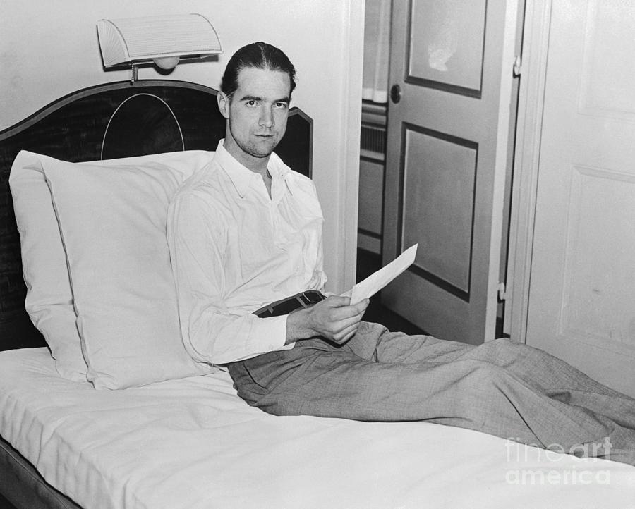 Celebrity Photograph - Howard Hughes After Breaking by Bettmann
