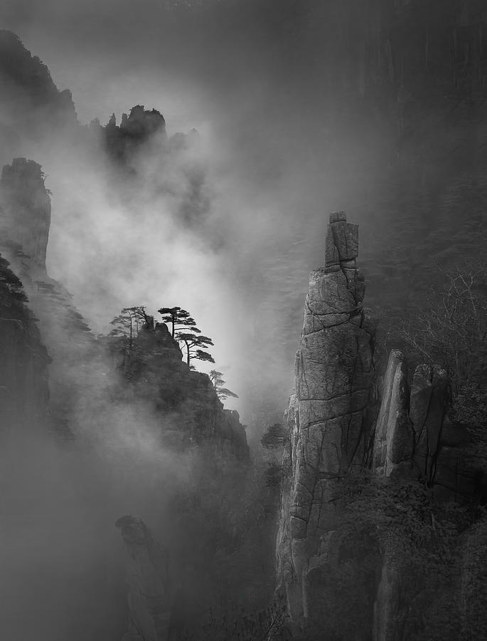 Huang Shan In The Fog Photograph by Guoji