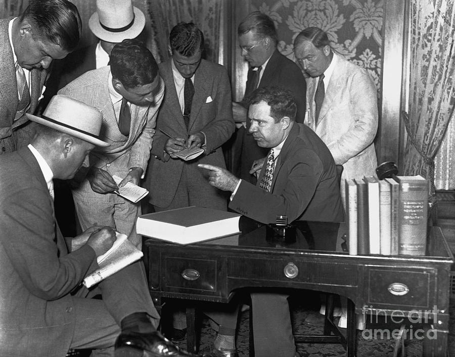 Huey Long At A Press Conference Photograph by Bettmann