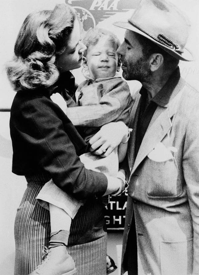 Humphrey Bogart And Lauren Bacall Photograph by Keystone-france