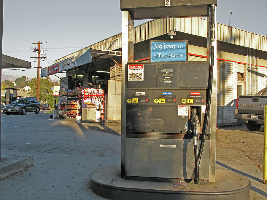 Hwy 61 Gas Station Exterior Photograph by Richard Lund