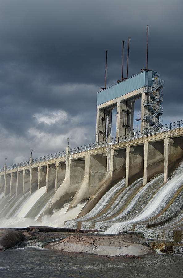 Hydroelectric Dam Photograph by Ianchrisgraham