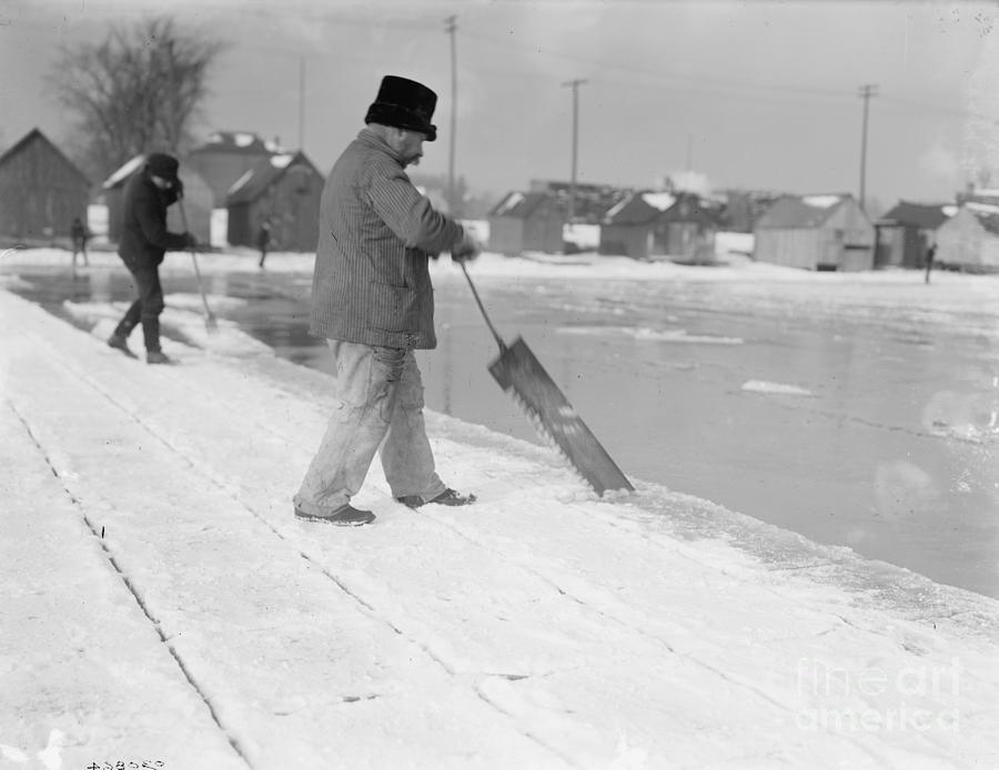 Ice Harvesting, Sawing, C.1900-10 (b/w Photo) Photograph by Detroit Publishing Co