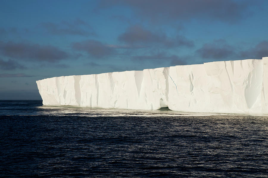 Iceberg In The Sunshine, Close To Possession Island, Antarctica ...