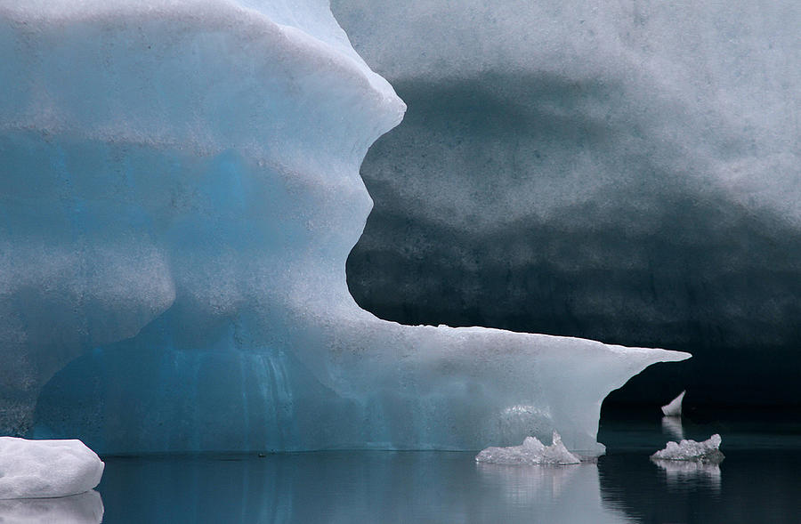 Landscape Photograph - Icebergs by Bror Johansson