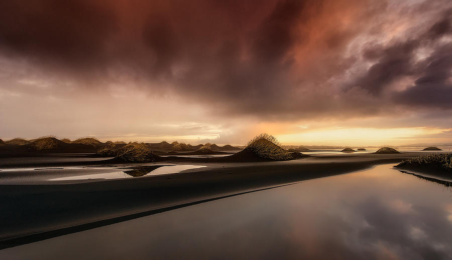 Icelandic Sunset Photograph by Javier De La Torre