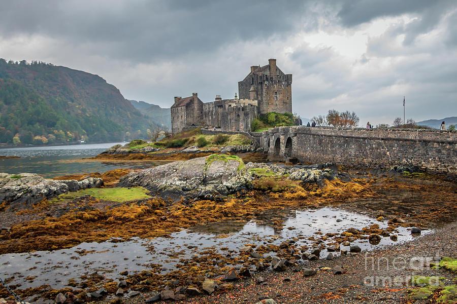Iconic Eilean Donan Castle Photograph by Elizabeth Dow