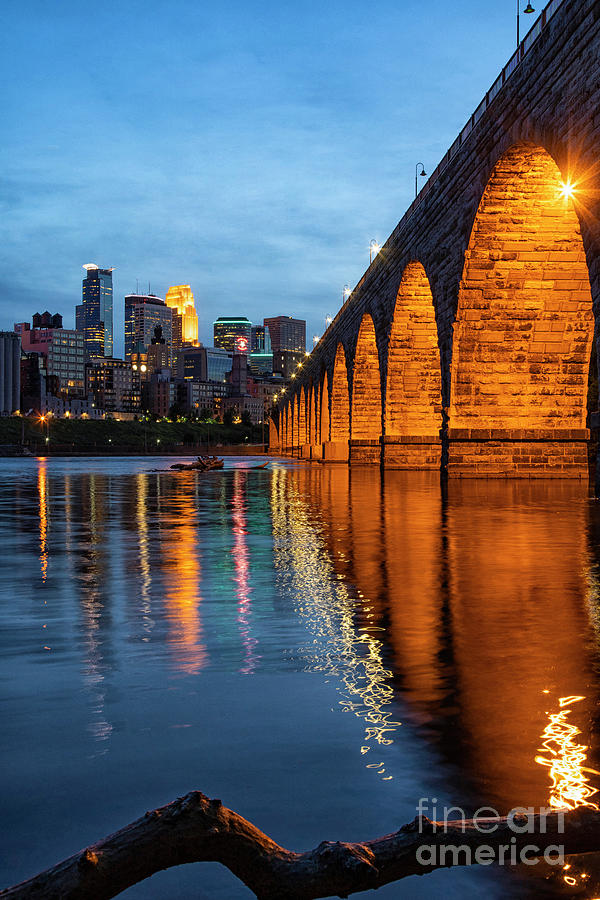 Minneapolis Photograph - Iconic Minneapolis Stone Arch Bridge Evening by Wayne Moran