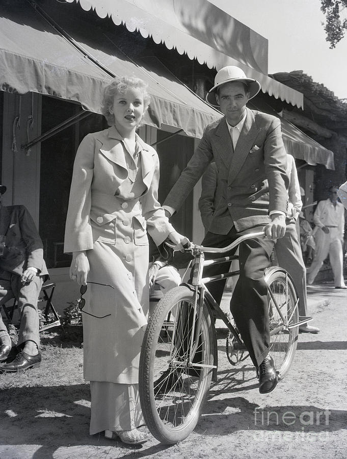 Ida Lupino And Howard Hughes Photograph by Bettmann