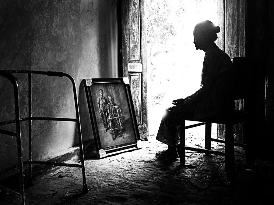 Black And White Photograph - If I Could Serve You Longer by Sebastian Kisworo