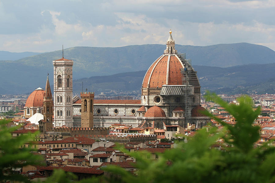 Il Duomo In Florence, Tuscany Italy Photograph by Romaoslo
