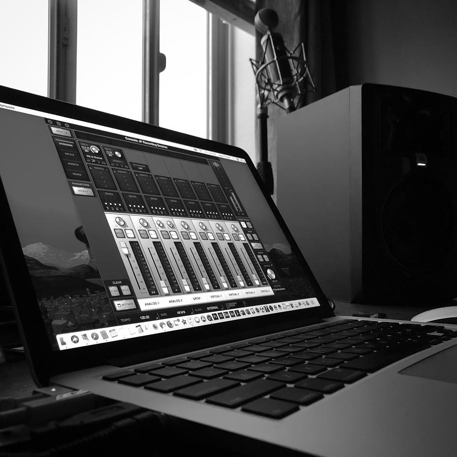 macbook pro music studio setup