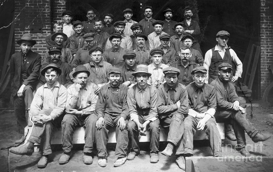 Immigrant Iron Workers 1910 Photograph by Bettmann