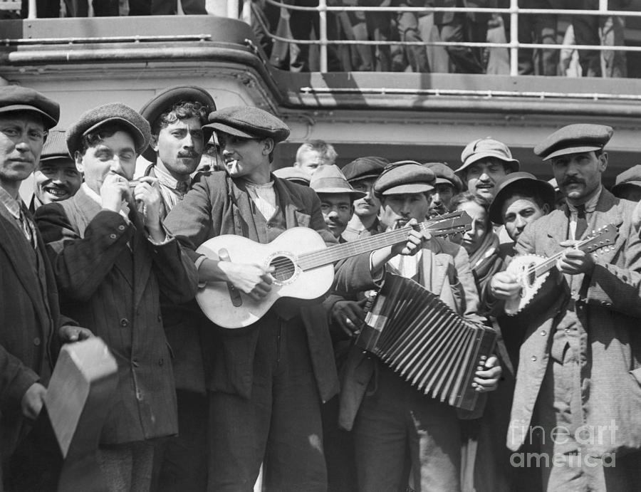 Immigrants In Route To America Playing Photograph by Bettmann