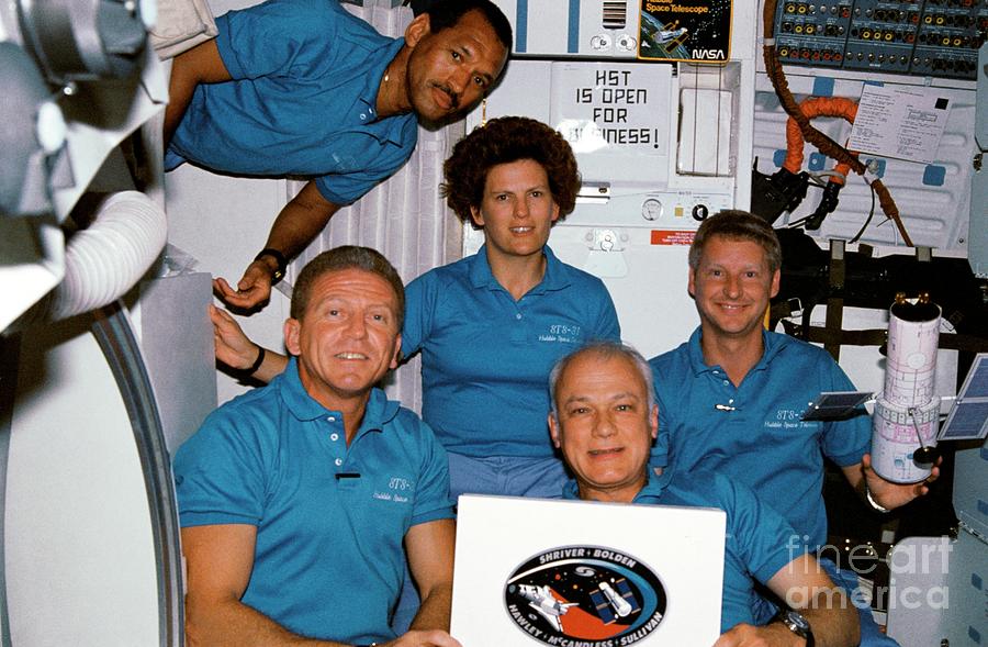 In-flight Portrait Of The Crew Of Sts-31 Photograph by Nasa/science ...