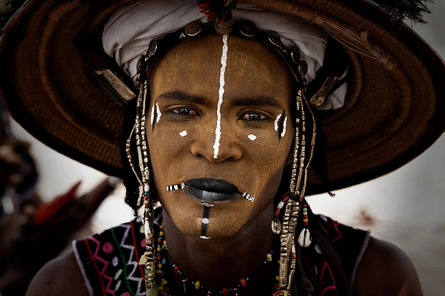 Portrait Photograph - In The Gerewol Festival-niger by Joxe Inazio Kuesta Garmendia