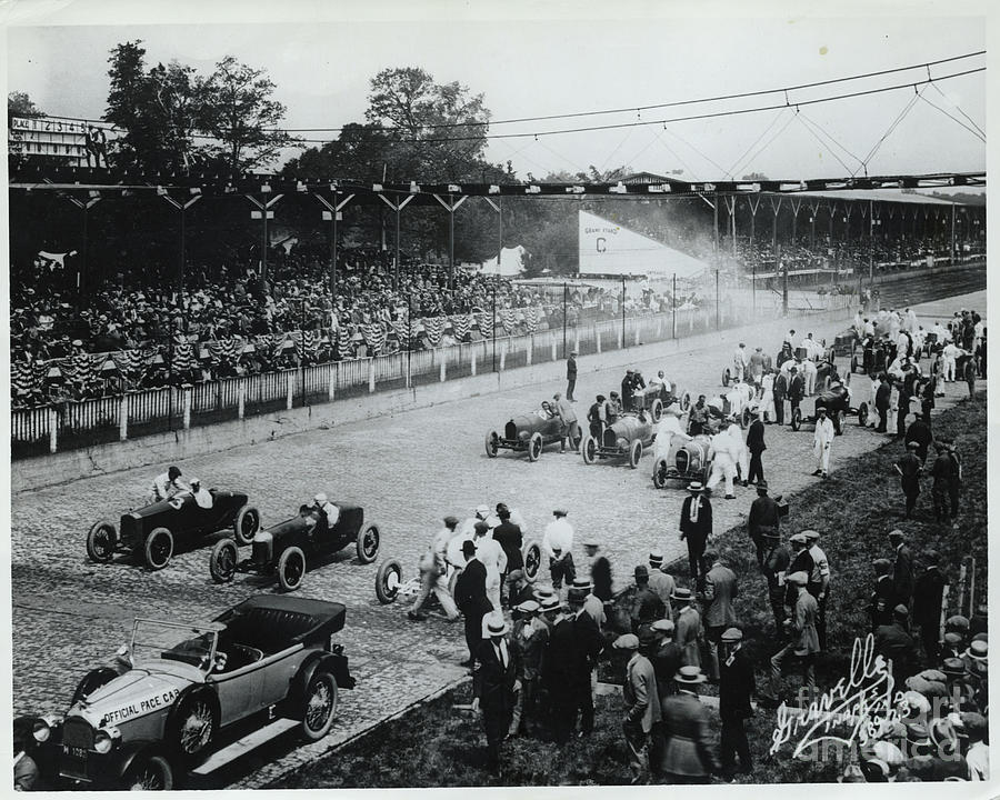 Indianapolis Speedway Race Photograph by Bettmann