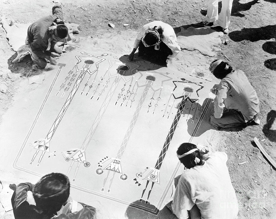 Indians Make Sand Painting Photograph by Bettmann