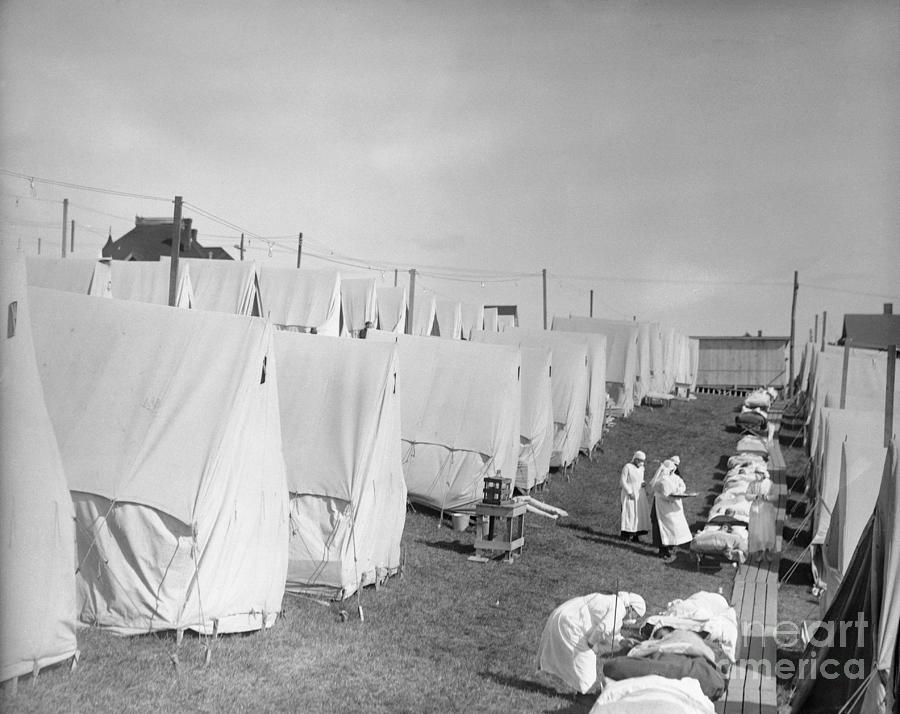 Influenza Camp In Maine Photograph by Bettmann